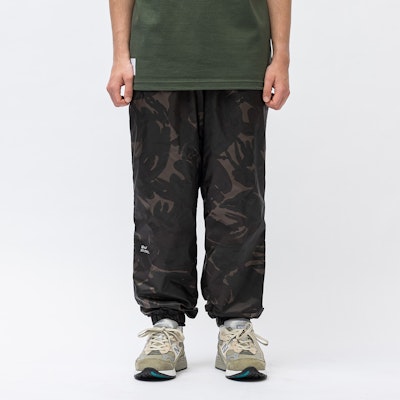 WTAPS Camouflage Cargo Pants with Drawstring Casual Design. 232BRDT-PTM02 Lookbook WTAPS Camouflage Cargo Pants with Drawstring Casual Design. 232BRDT-PTM02