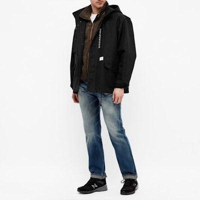 WTAPS Logo Multi-Pocket Hooded Jacket for Men 202WVDT-JKM01 Sizing WTAPS Logo Multi-Pocket Hooded Jacket for Men 202WVDT-JKM01