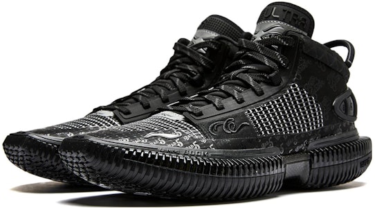 Mister Cartoon x LiNing李寧 反伍3 Ultra BRONSON TEAM 䨻絲科技 減震防滑 中幫 外場實戰籃球鞋 男款 黑色 Lookbook Mister Cartoon x LiNing李寧 反伍3 Ultra BRONSON TEAM 䨻絲科技 減震防滑 中幫 外場實戰籃球鞋 男款 黑色