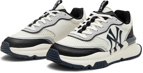 x MLB New York Yankees Sepatu Dad Rendah 'Hitam' 3ASHRJ13N-50BKS Lookbook x MLB New York Yankees Sepatu Dad Rendah 'Hitam' 3ASHRJ13N-50BKS