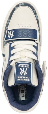 x MLB New York Yankees Retro 'Navy Floral' Kasut High Top 3ASXCDN3N-50NYD Lookbook x MLB New York Yankees Retro 'Navy Floral' Kasut High Top 3ASXCDN3N-50NYD