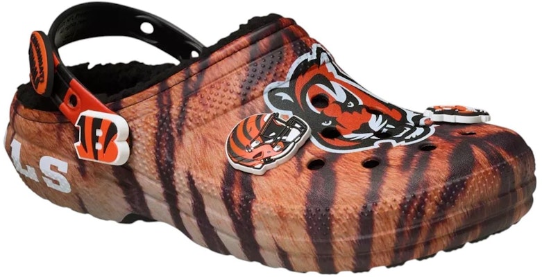 x NFL Crocs Classic Clog 'Cincinnati Bengala' 212733-90H Lookbook x NFL Crocs Classic Clog 'Cincinnati Bengala' 212733-90H