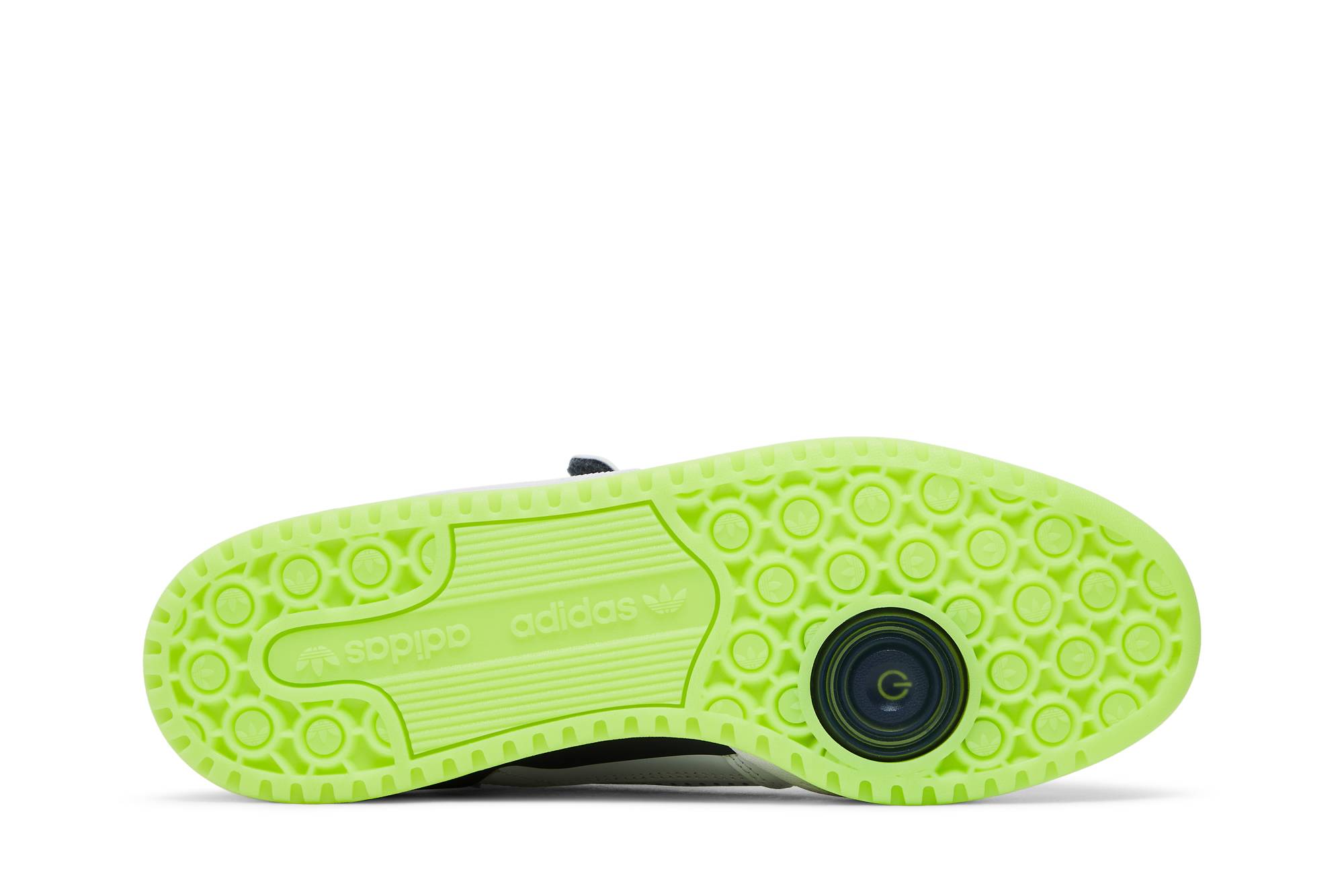 Shop Xbox 360 기념 Xbox x 아디다스 포럼 미드 (Xbox 360 Xbox x Adidas Forum Mid) GW7794