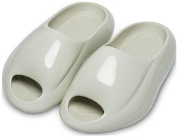 xVESSEL Noah's Ark 'Selipar Sukan' S23X08 Lookbook xVESSEL Noah's Ark 'Selipar Sukan' S23X08