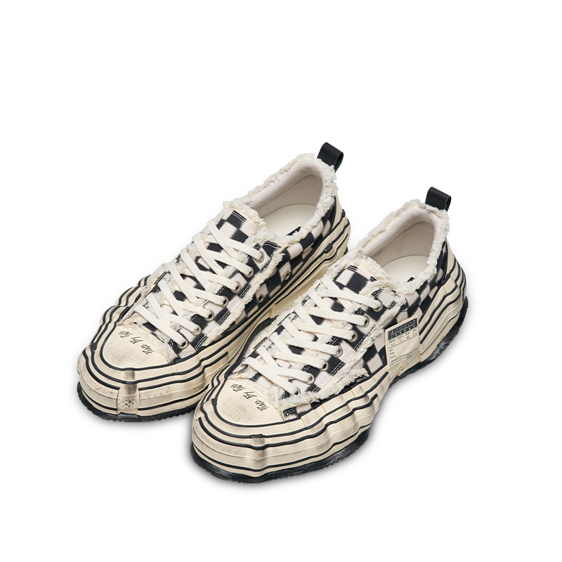 Shop xVESSEL Pixel Grid Low Top Canvas 'Mutación Genética' S23X19B