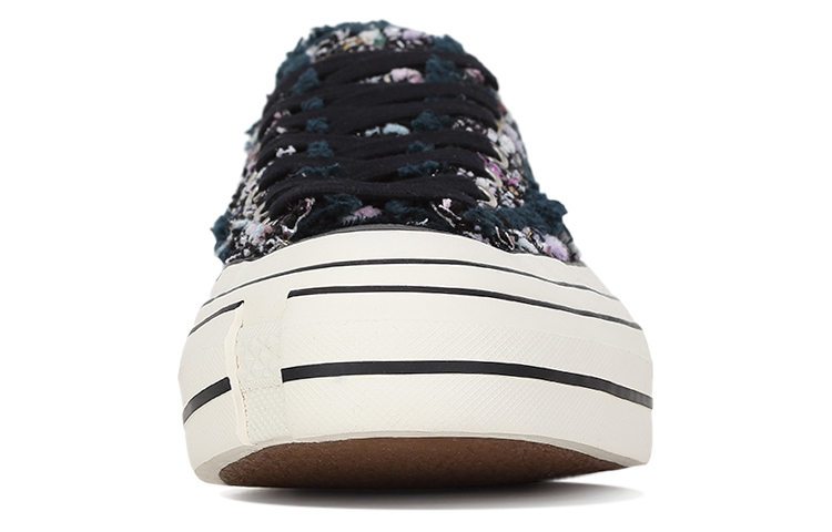 Shop xVESSEL g.o.p. lows "d.b. tweed" 小香風黑色情人節軟木塞硫化 低幫 帆布鞋 男女同款 黑色