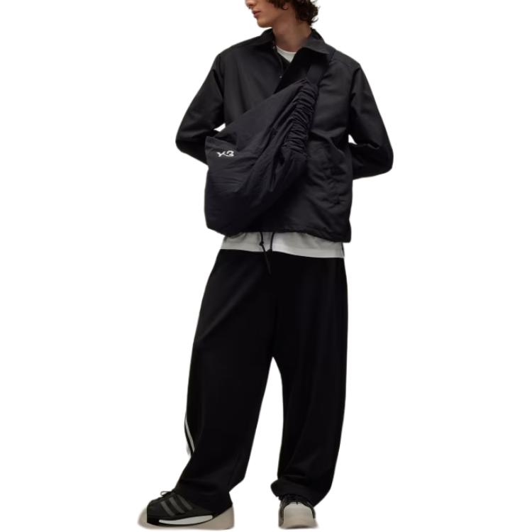 Purchase Y-3 Seluar Hitam dengan Tali Serut dan Cetakan Huruf Bergaris IW0080
