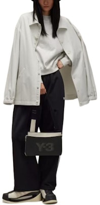 Y-3 Pantalones Negros de Cintura Alta con Pierna Ancha y Rayas con Logo. IW7457 Sizing Y-3 Pantalones Negros de Cintura Alta con Pierna Ancha y Rayas con Logo. IW7457