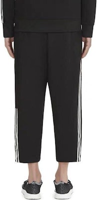 Y-3 ブラック ロゴストライプ入り ルーズフィット クロップドパンツ. DP0555 Lookbook Y-3 ブラック ロゴストライプ入り ルーズフィット クロップドパンツ. DP0555