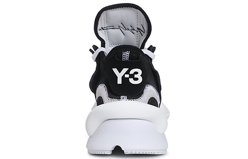 Lookbook Y-3 ''Schwarzes Laufen'' Y31D4X00110