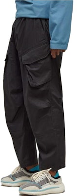 Y-3 블랙 솔리드 포켓 릴랙스드 스트레이트 트랙 팬츠. H63028 Purchase Y-3 블랙 솔리드 포켓 릴랙스드 스트레이트 트랙 팬츠. H63028