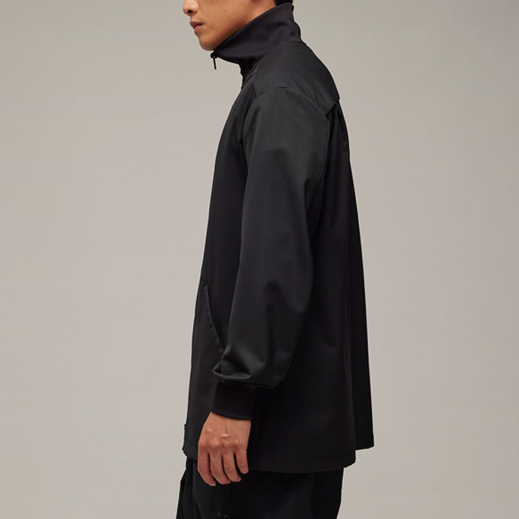 Purchase Chaqueta Negra Y-3 con Cuello Alto y Bolsillos con Cremallera. IN8704
