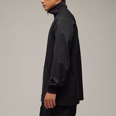 Chaqueta Negra Y-3 con Cuello Alto y Bolsillos con Cremallera. IN8704 Purchase Chaqueta Negra Y-3 con Cuello Alto y Bolsillos con Cremallera. IN8704