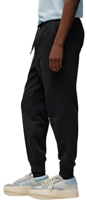 Y-3 블랙 로고 포켓 스트레이트 레그 조거 팬츠. IV5570 Purchase Y-3 블랙 로고 포켓 스트레이트 레그 조거 팬츠. IV5570