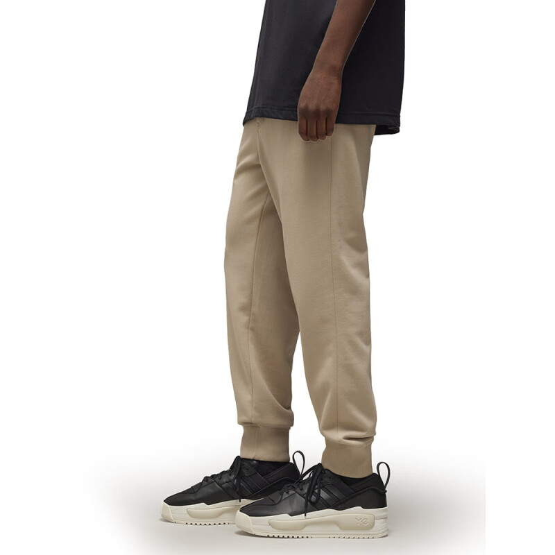 Shop Y-3 休闲慢跑裤 米白色. IV5571