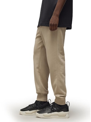 Y-3 休闲慢跑裤 米白色. IV5571 Shop Y-3 休闲慢跑裤 米白色. IV5571