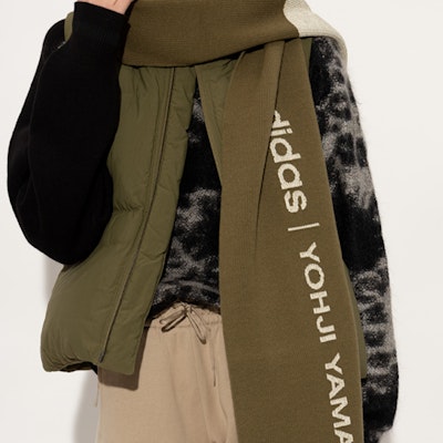 Y-3 Big Logo Wool Scarf Green Unisex Warm Accessory HR7115 Lookbook Y-3 Big Logo Wool Scarf Green Unisex Warm Accessory HR7115