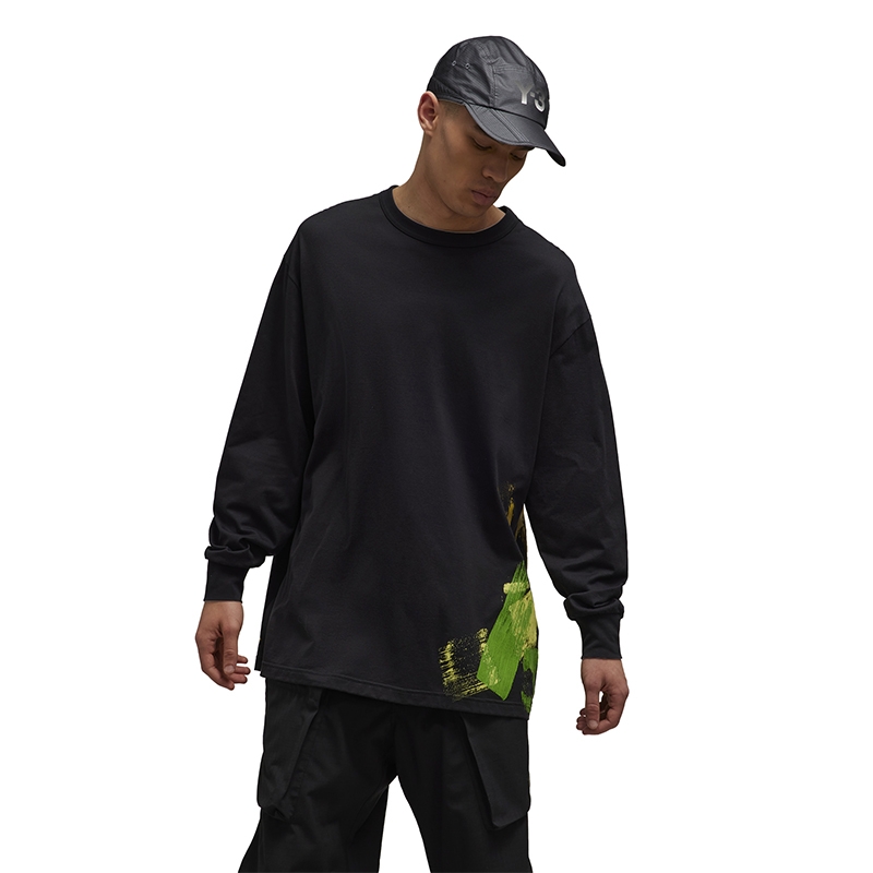 Lookbook Y-3 Black Loose Fit Graffiti Print Long Sleeve Crewneck T-Shirt 39-IP5578