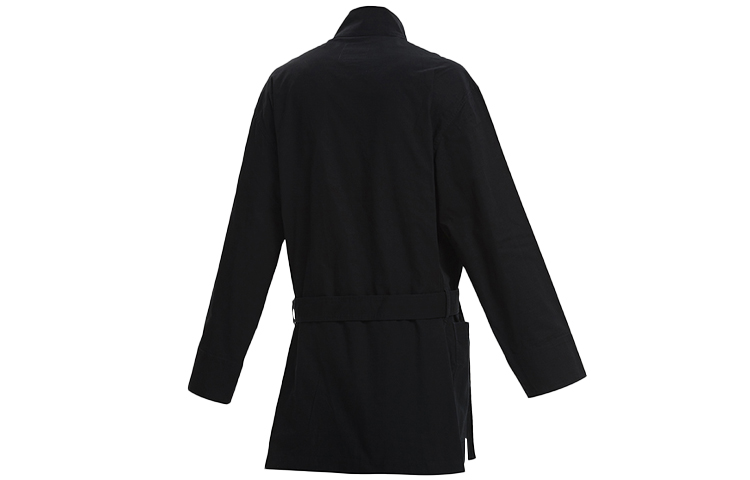 Lookbook Chaqueta Negra Y-3 de Largo Medio con Cuello Alto y Cinturón Casual. GK4795
