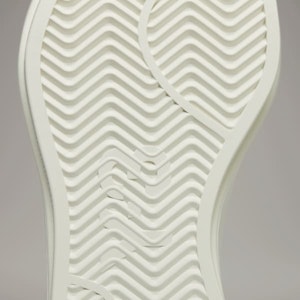 Sneakers Tinggi Centennial Y-3 IG4082 1