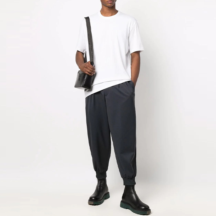 Lookbook Pantalones Globo Negros FW21 Y-3 de Talle Medio y Largo Tobillo Casual. HB3431