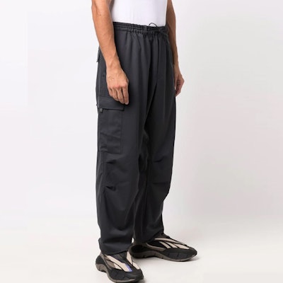 Pantalones Casuales Y-3 FW21 Gris Oscuro Pierna Recta con Cordón. HB3388CARBON Shop Pantalones Casuales Y-3 FW21 Gris Oscuro Pierna Recta con Cordón. HB3388CARBON