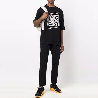 Y-3 2021秋冬 ロゴプリント ルーズフィット クルーネック 半袖Tシャツ メンズ ブラック HB3330 Lookbook Y-3 2021秋冬 ロゴプリント ルーズフィット クルーネック 半袖Tシャツ メンズ ブラック HB3330