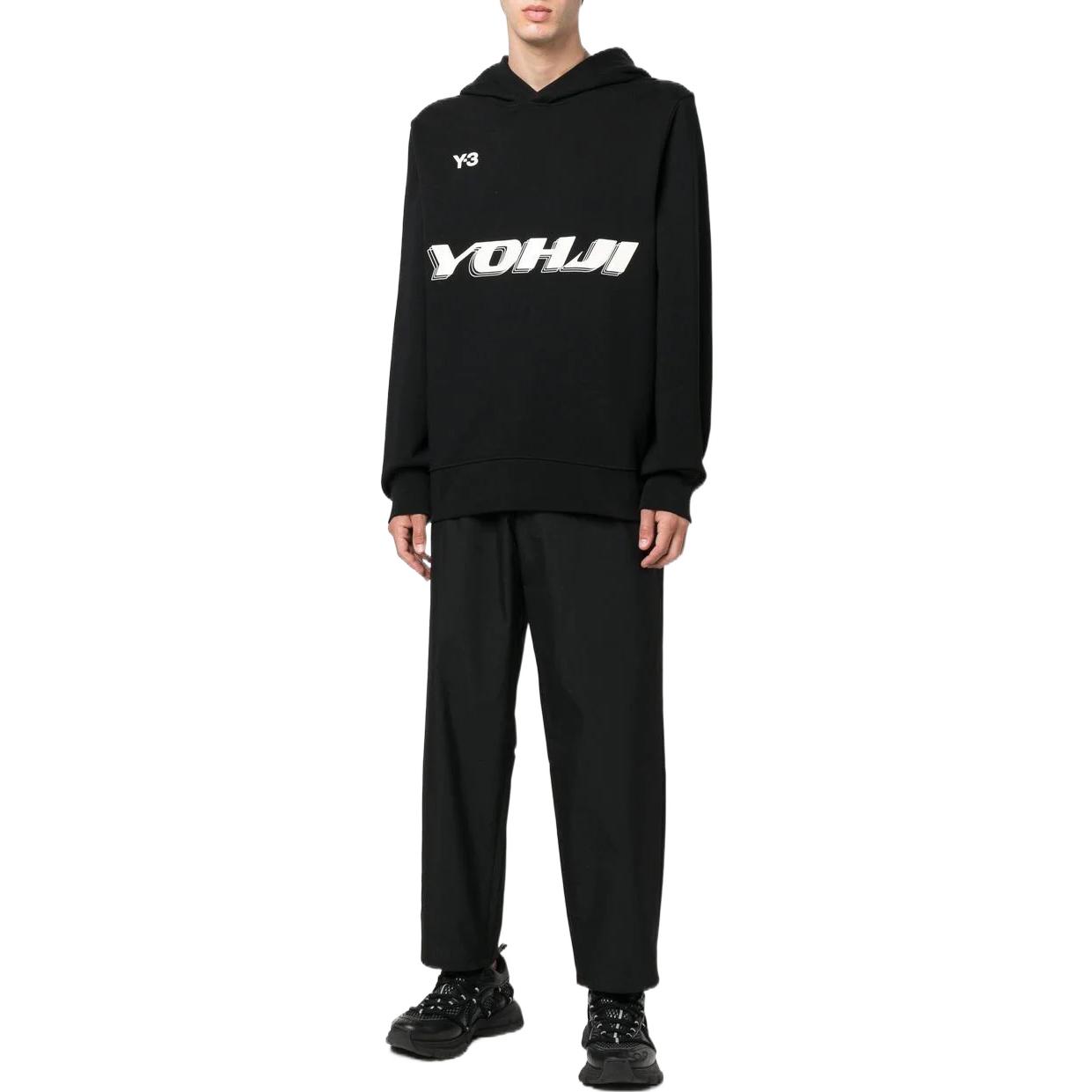 Lookbook Y-3 FW22 Pullover Sweatshirt with Logo Print in Black HT4732