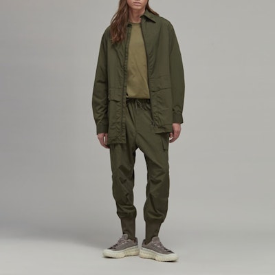 Y-3 FW22 Celana Jogger Hijau dengan Drawstring Solid Color HT4485 Lookbook Y-3 FW22 Celana Jogger Hijau dengan Drawstring Solid Color HT4485
