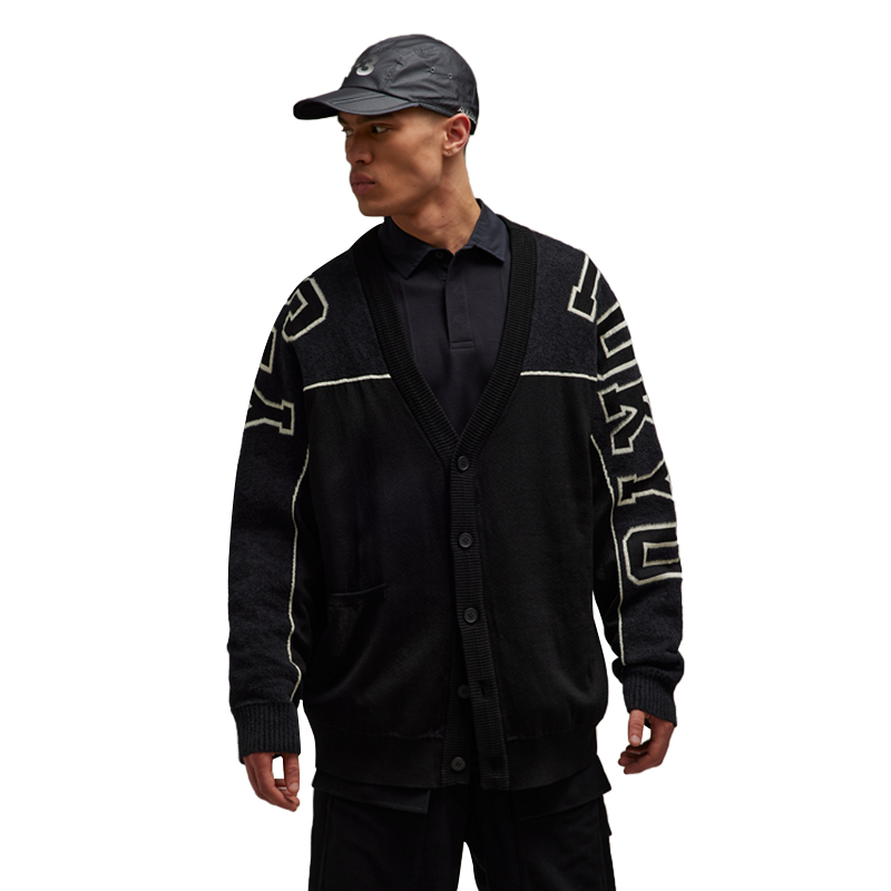 Lookbook Y-3 GFX针织开衫黑色男女同款字母标志设计. IQ2138
