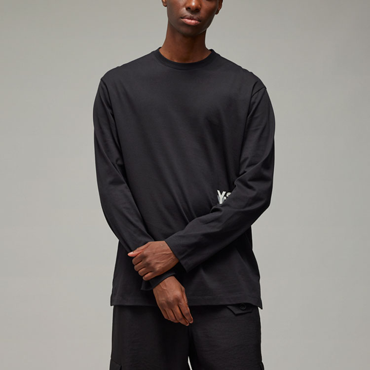 Lookbook Y-3 GFX LS Tee Logo Print Unisex Long Sleeve T-Shirt Black. IZ3122