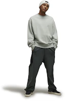 Lookbook Y-3 極簡羅紋灰色休閒男女款圓領長袖毛衣。 IP7694