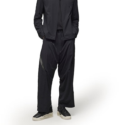 Y-3 Celana Nylon Pria Hitam Model Santai Fit Longgar. IN4346 Details for Y-3 Celana Nylon Pria Hitam Model Santai Fit Longgar. IN4346