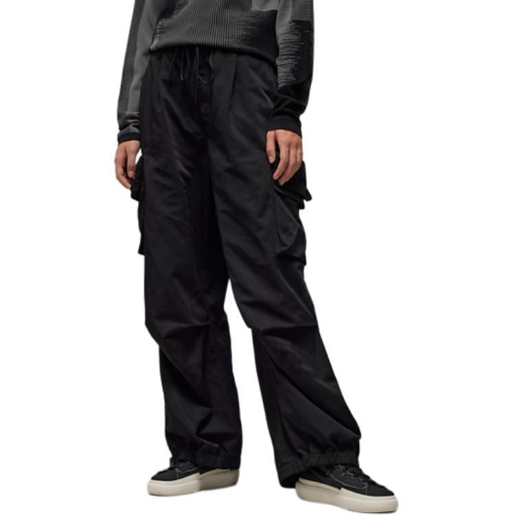 Lookbook Pantalones Negros Unisex Y-3 Bolsillo Cintura Elástica Pierna Recta. IN4399