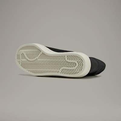 Sneaker Y-3 Pro Model JQ5004 Lookbook Sneaker Y-3 Pro Model JQ5004