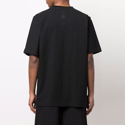 Y-3 SS22 黑色拼条纹圆领T恤。 HG6095 Shop Y-3 SS22 黑色拼条纹圆领T恤。 HG6095