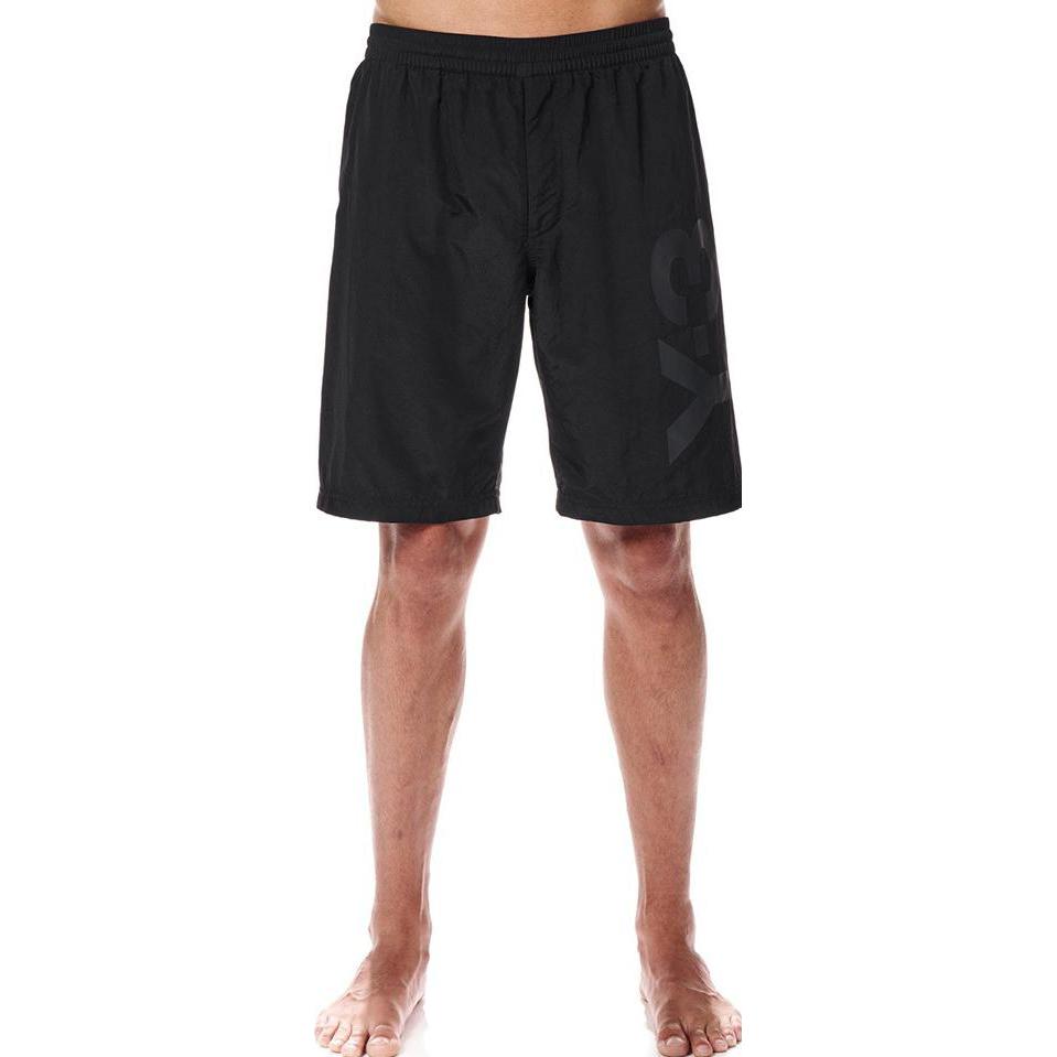 Shop Y-3 SS22 ブラック ロゴプリント ルーズフィット ストレートショーツ HG8615