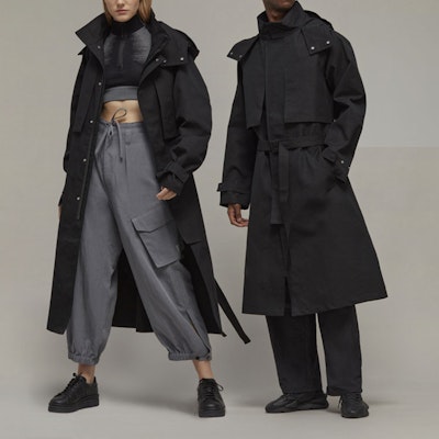 Y-3 SS23 Jaket Windbreaker Berhud Hitam Unisex Panjang. H63077 Lookbook Y-3 SS23 Jaket Windbreaker Berhud Hitam Unisex Panjang. H63077