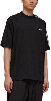 Y-3 SS23 ユニセックス ブラック ストライプ ロゴ クルーネック Tシャツ H63065 Lookbook Y-3 SS23 ユニセックス ブラック ストライプ ロゴ クルーネック Tシャツ H63065