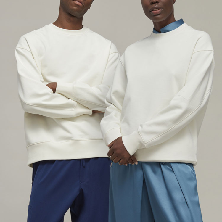 Shop Sudadera Unisex Blanca de Manga Larga Y-3 SS23 IB4800