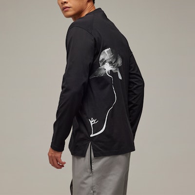 Camiseta Y-3 SS24 GFX Gráfica Manga Larga Unisex Negra IN4351 Purchase Camiseta Y-3 SS24 GFX Gráfica Manga Larga Unisex Negra IN4351