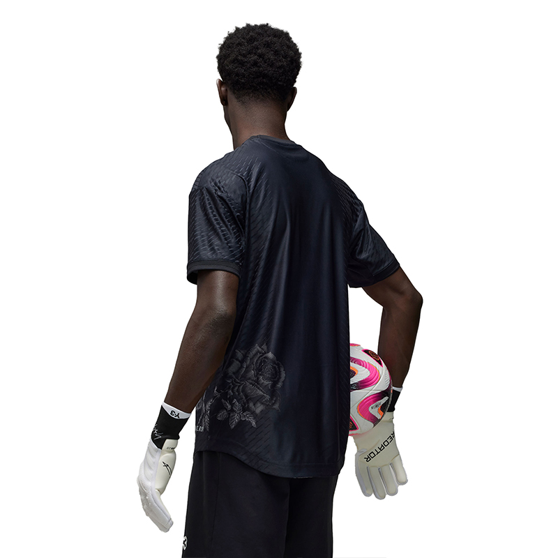 Shop Y-3 x Real Madrid Logo Print Black T-Shirt Unisex Collaboration Jersey Tee. IN4275