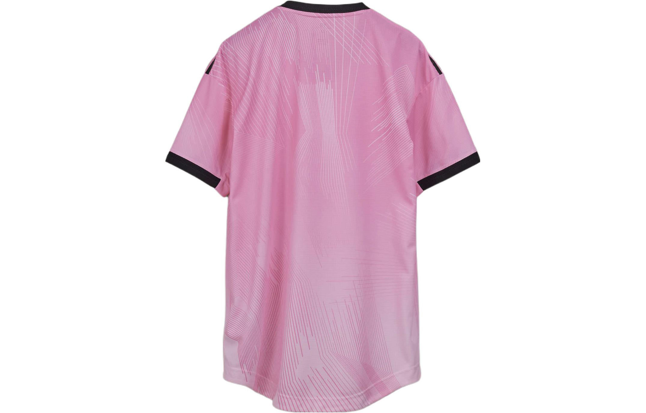 Lookbook Y-3 x Real Madrid SS22 Camiseta Rosa Logo Gráfico Cuello V Colaboración. HI3984