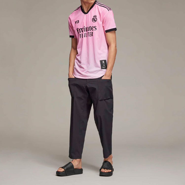 Shop Y-3 x Real Madrid SS22 Camiseta Rosa Logo Gráfico Cuello V Colaboración. HI3984