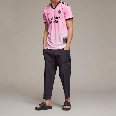 Y-3 x Real Madrid SS22 Camiseta Rosa Logo Gráfico Cuello V Colaboración. HI3984 Shop Y-3 x Real Madrid SS22 Camiseta Rosa Logo Gráfico Cuello V Colaboración. HI3984