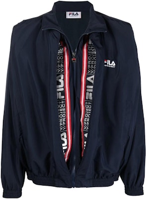 Y/Project SS22 Jaket Berzip Unisex Biru dengan Logo Patch dan Reka Berlapis. YPFIJACK1S22F376NAVY Order Y/Project SS22 Jaket Berzip Unisex Biru dengan Logo Patch dan Reka Berlapis. YPFIJACK1S22F376NAVY