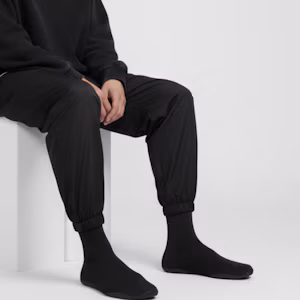 Order Yeezy Pod 'Hitam' Kanye West Ye YZYPODBLK