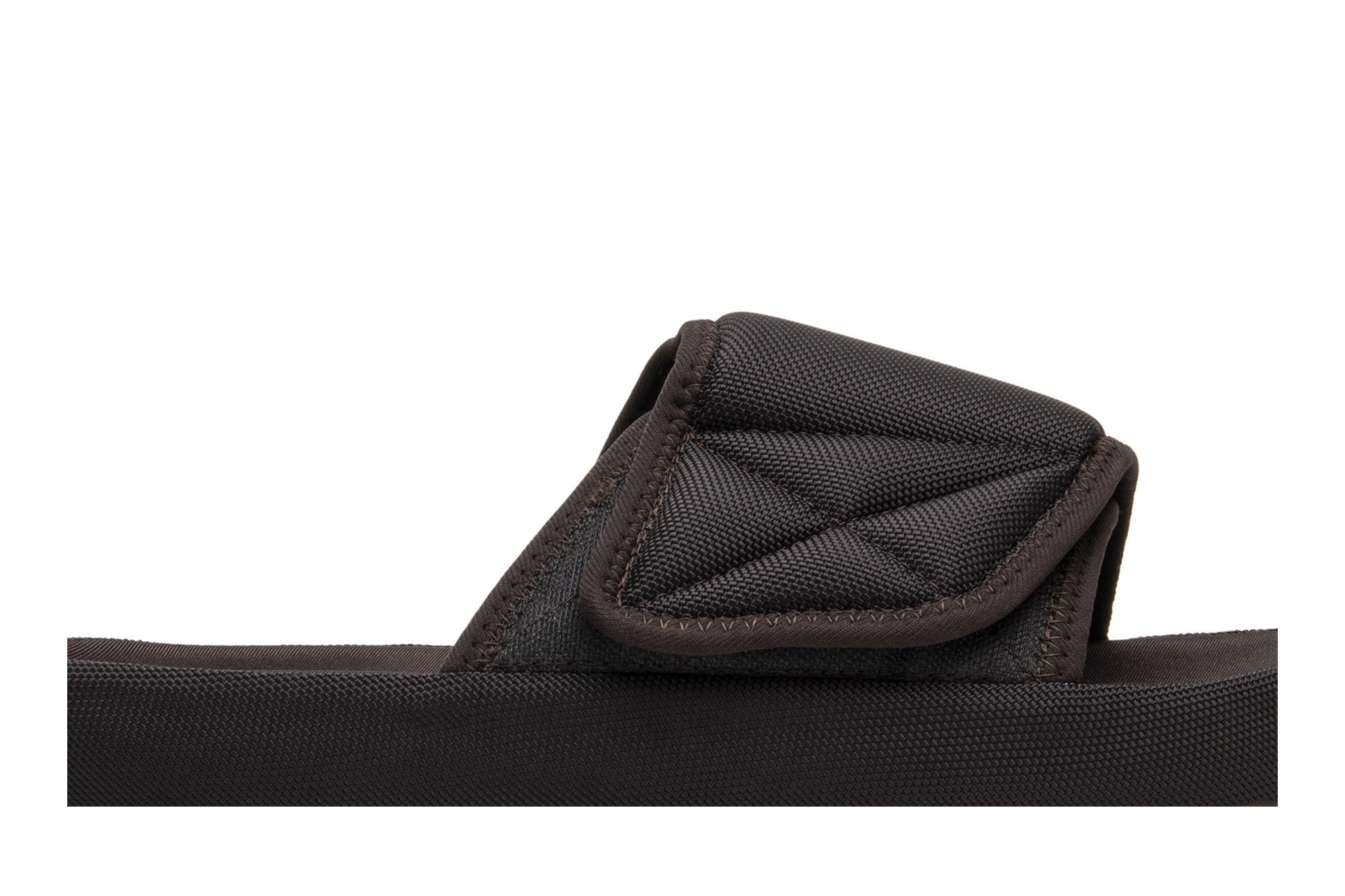 Order Yeezy Saison 7 Nylon Chausson ''Oil''. YZ7MF7004-223