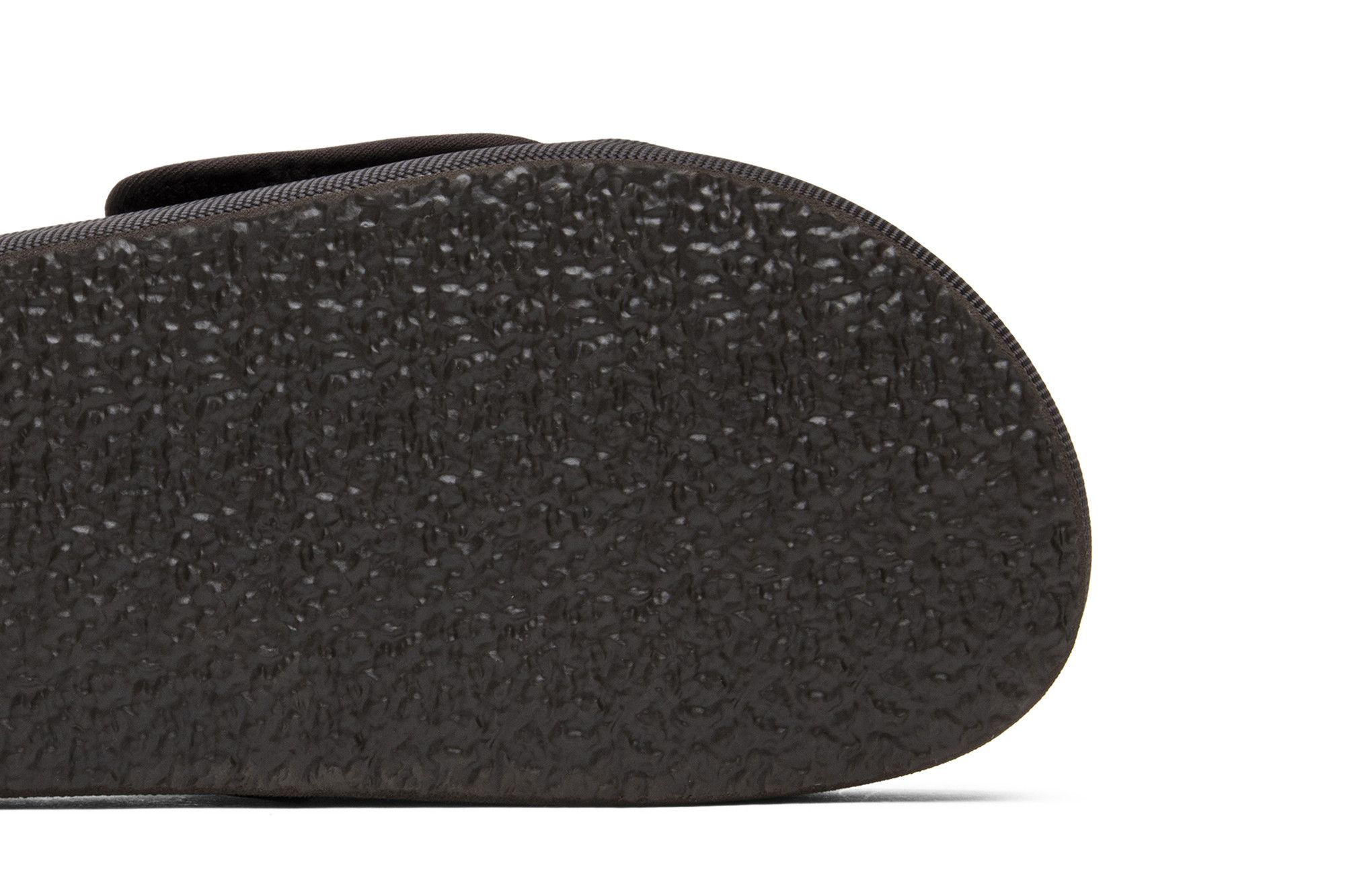 Purchase Yeezy Saison 7 Nylon Chausson ''Oil''. YZ7MF7004-223