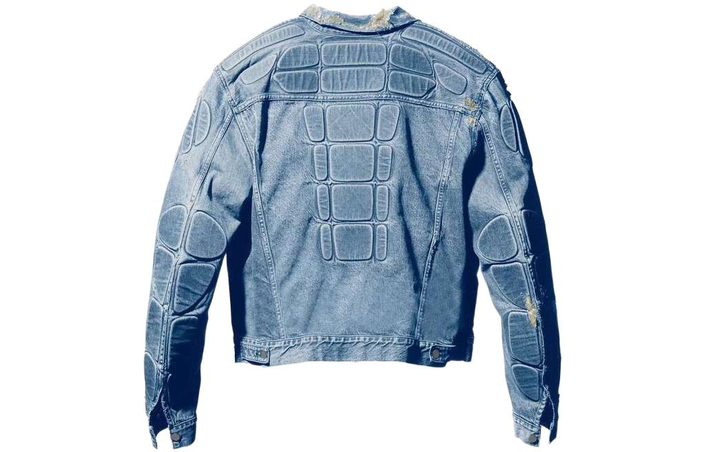 Lookbook YEEZY联名Gap和Balenciaga三方合作蓝色牛仔夹克男女同款盔甲款式. YEEZY-SS22-024